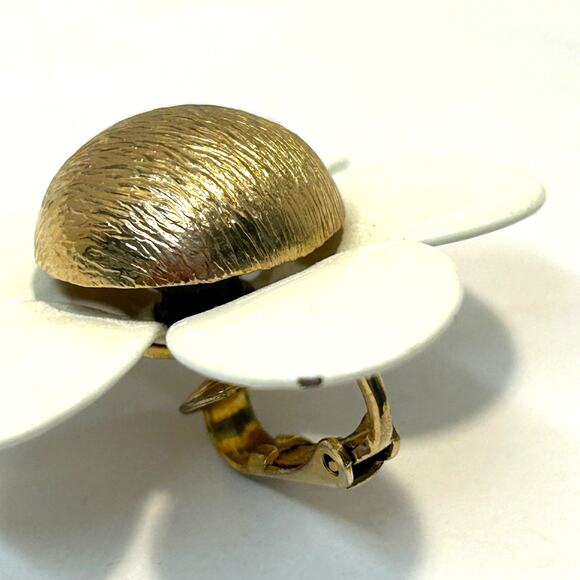 Vintage 1960's Sarah Coventry Daisy Brooch Earrings Set - Picture 5 of 9